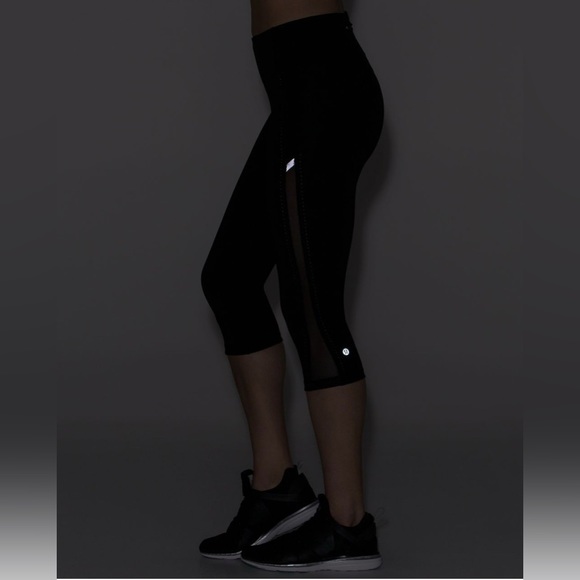 Lululemon💖Smooth Stride Crop Black Size 6 - Picture 3 of 11